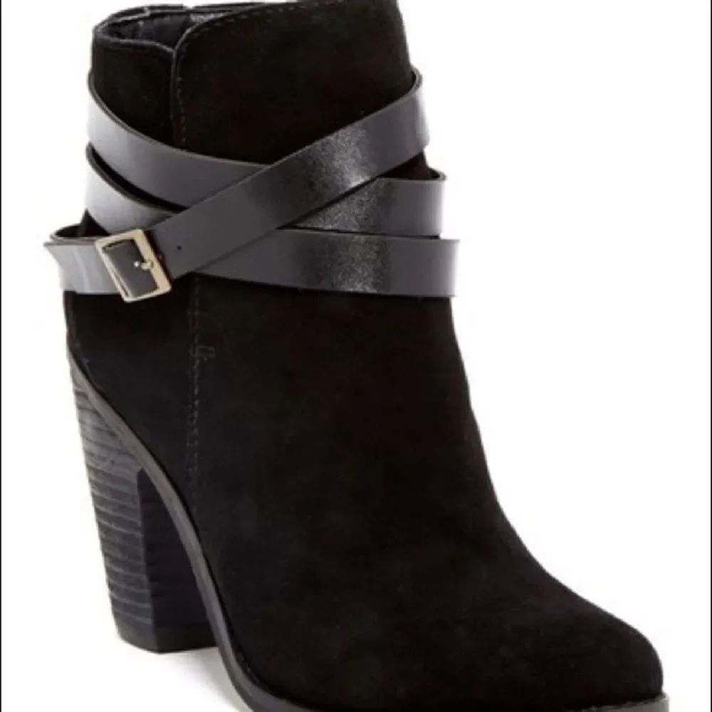 ✨ Callia Booties
Dolce Vita✨ - Picture 3 of 8